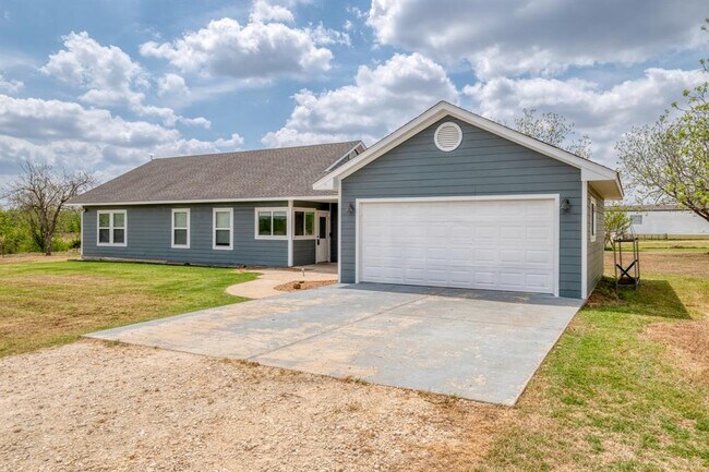Building Photo - 2950 Co Rd 484