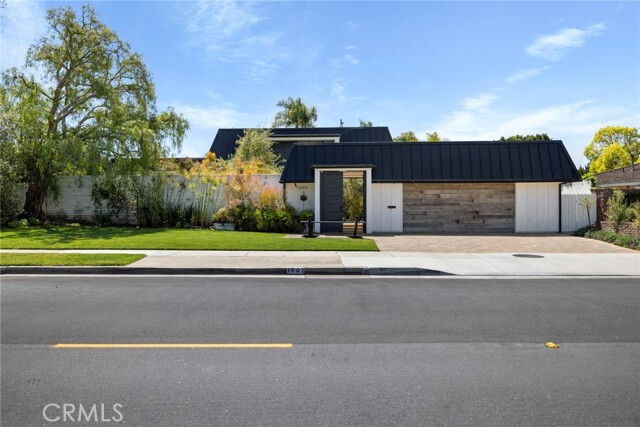 Primary Photo - 1207 Mariners Dr