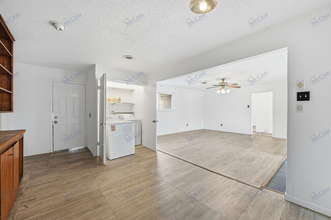 Building Photo - 6921 Greenlee St