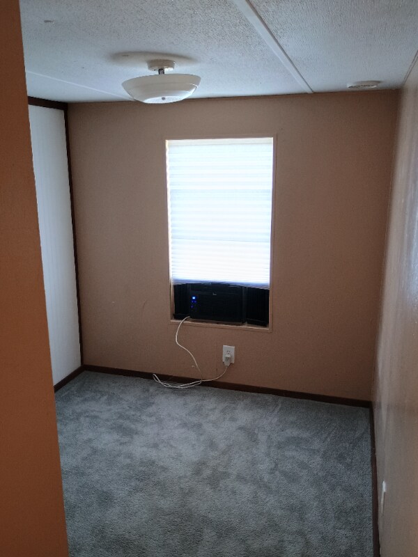 Building Photo - 144 SE Guinevere Ct