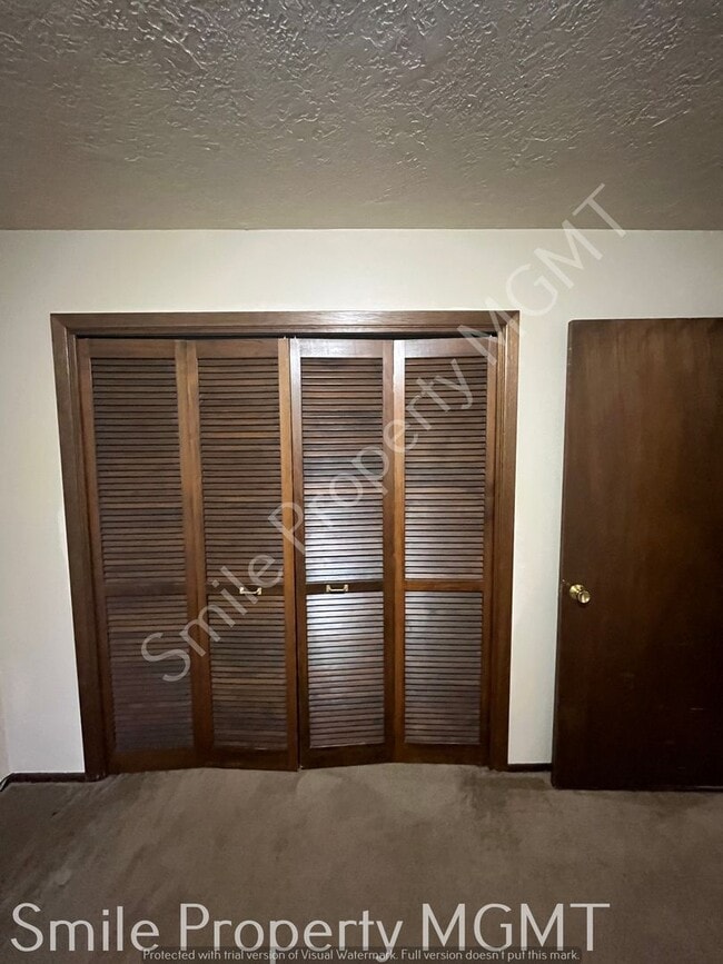 Building Photo - single house