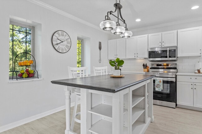 Building Photo - 139 Brady Dr