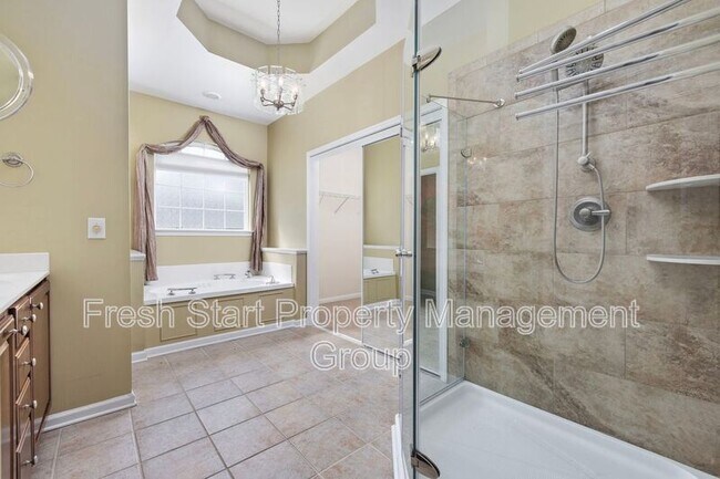 Building Photo - 414 Carriage Lake Dr