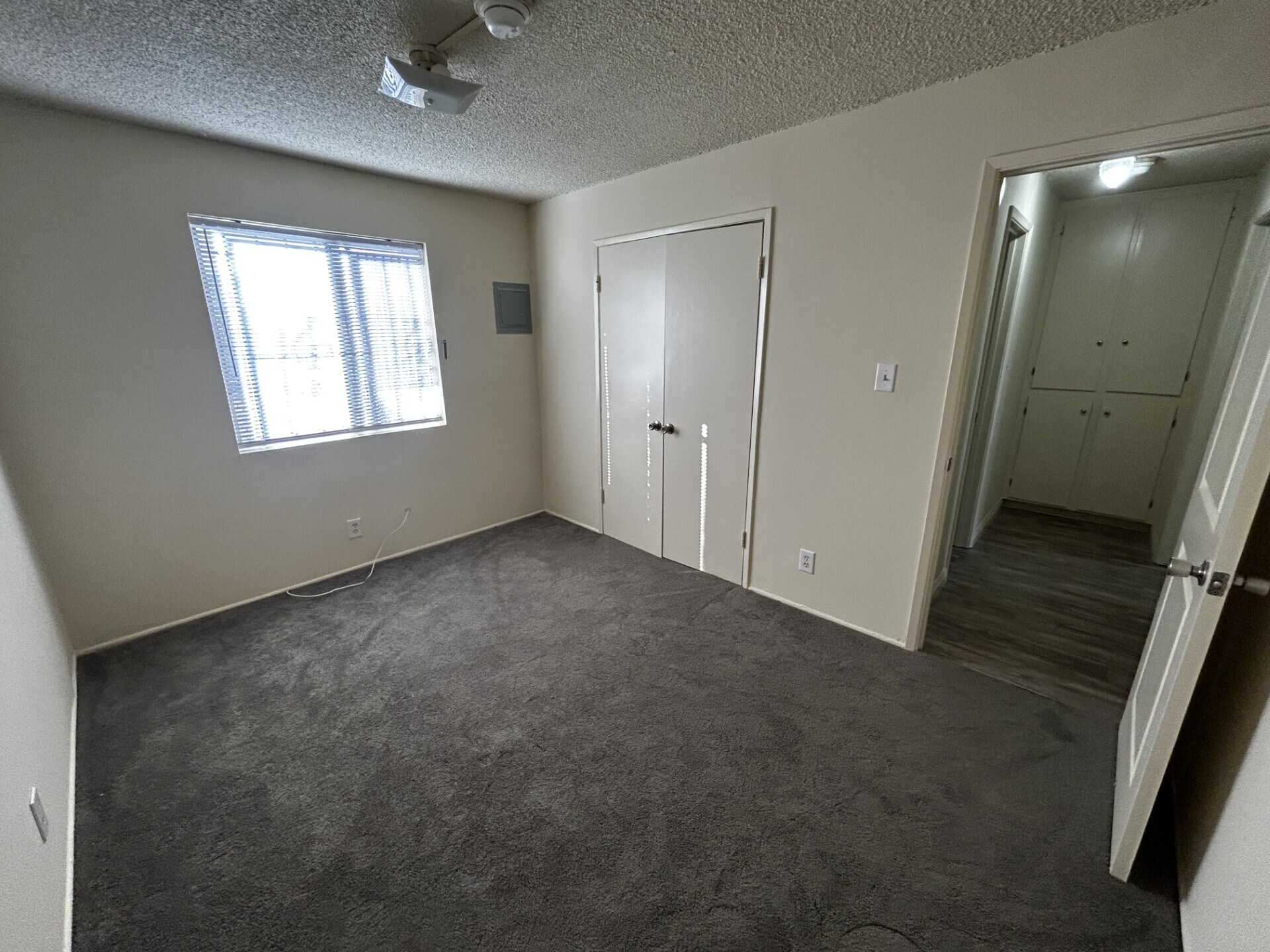 2 BEDS WITH LARGE CLOSETS - 1505 Del Amo Blvd