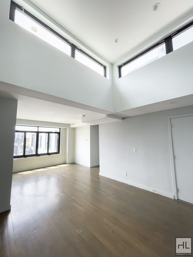 Building Photo - Bushwick Avenue / Expansive Spacious 2 Bed...