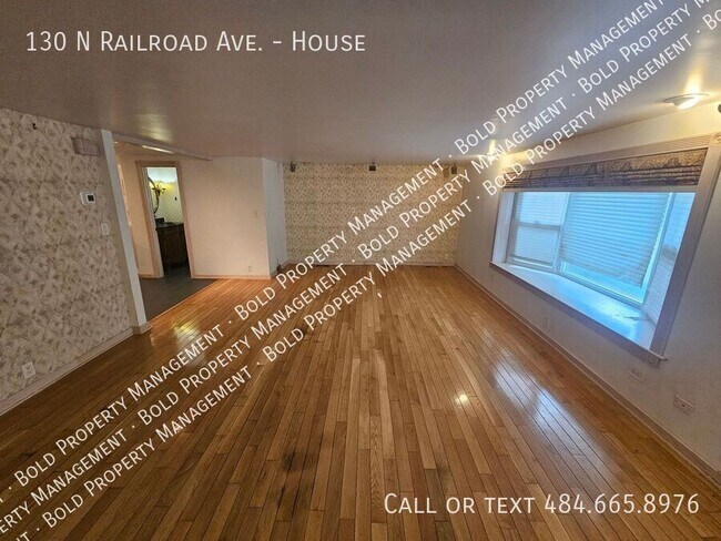 Building Photo - 130 N Railroad St