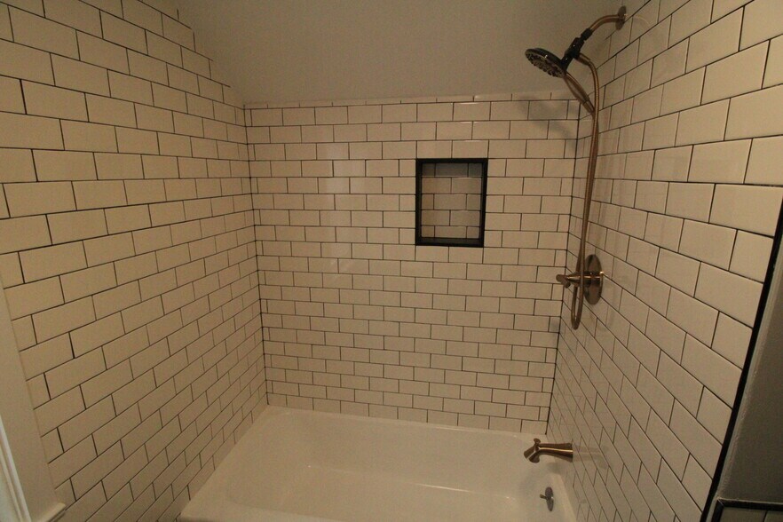 Bath - 7802 W Forest Home Ave