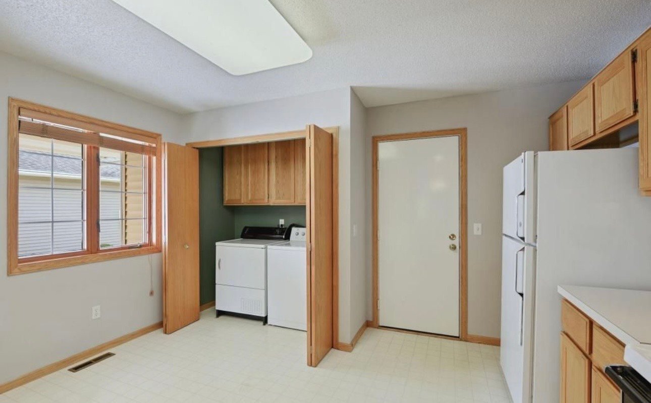 Building Photo - 520 Deer Ridge Ln S