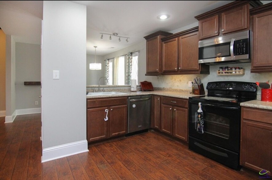 kitchen - 5474 Bankston Lake Rd