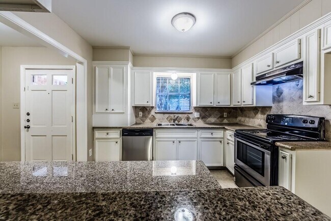 Building Photo - 2110 Wycliffe Dr