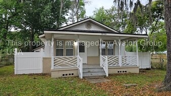 Building Photo - 3056 Date St
