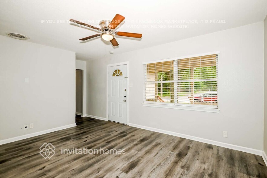 Building Photo - 1501 Juanita Dr