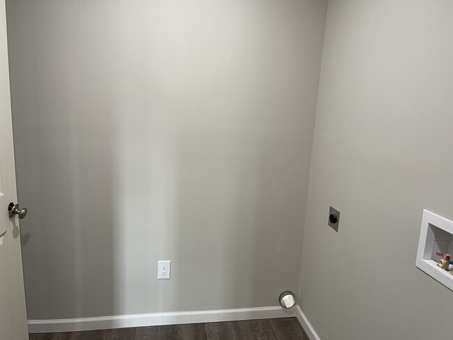 Building Photo - 515 Coile Rd