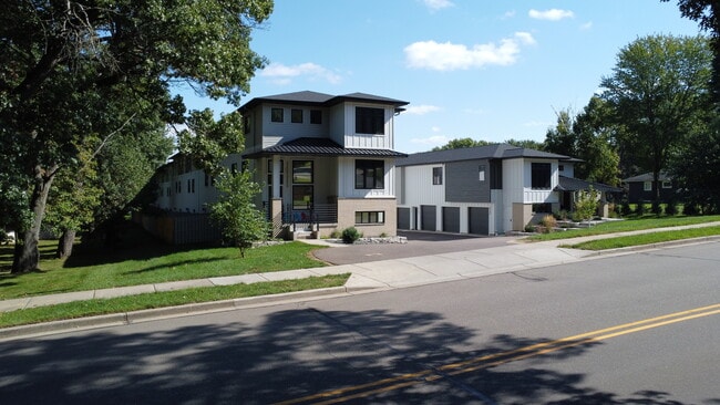 Building Photo - 3253 Fairfax St