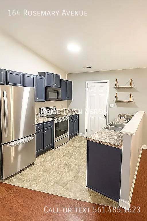 Building Photo - 164 Rosemary Ave