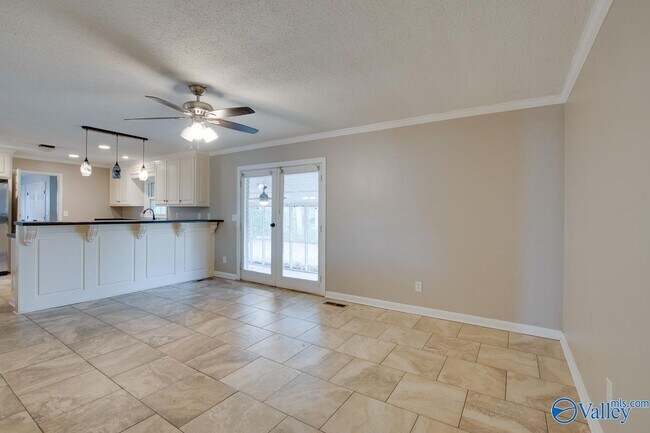 Building Photo - 2107 Edinburgh Dr SW