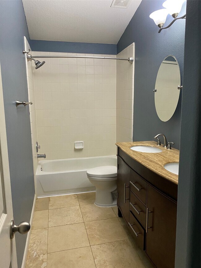 Building Photo - 2714 Orchard Creek Ln