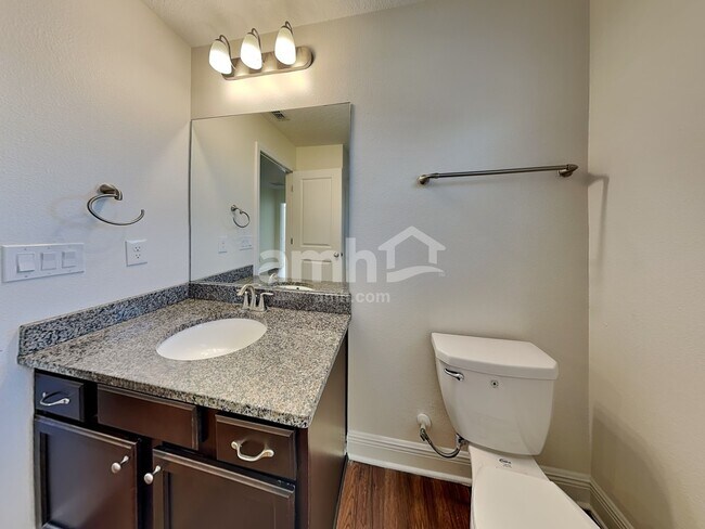 Building Photo - 719 Zarabrooke Ct