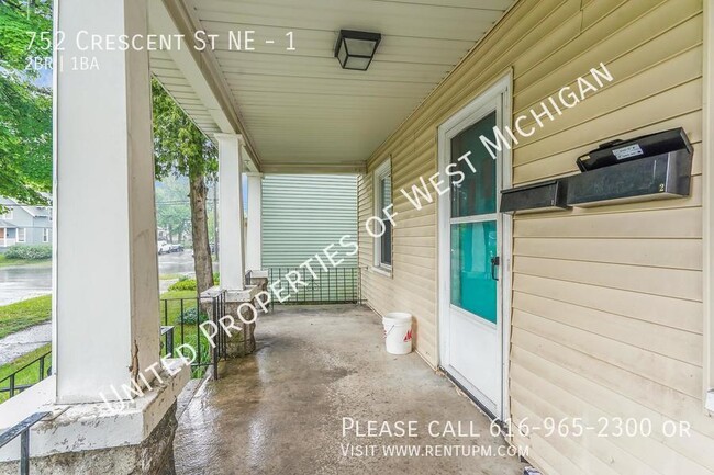 Building Photo - Tours Estimated to Begin 2/21 | Cute 2 Bed...