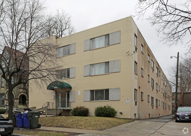 Primary Photo - Kilbourn Apartments