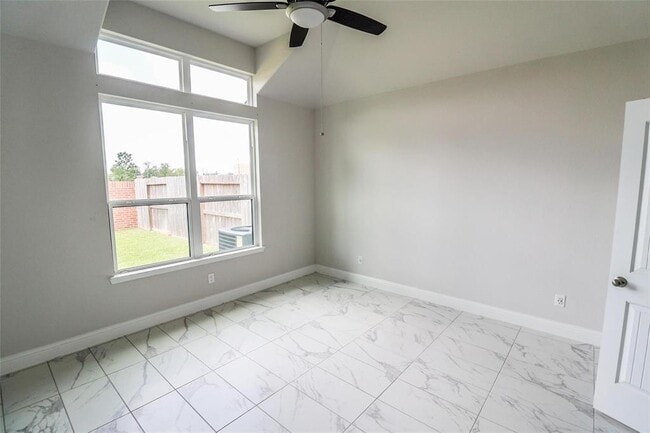 Building Photo - 10106 Water Harbor Dr