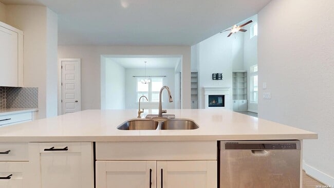 Building Photo - 11526 Hollering Pass