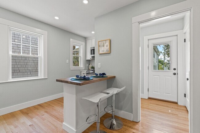 Building Photo - 44-46 Woods Ave