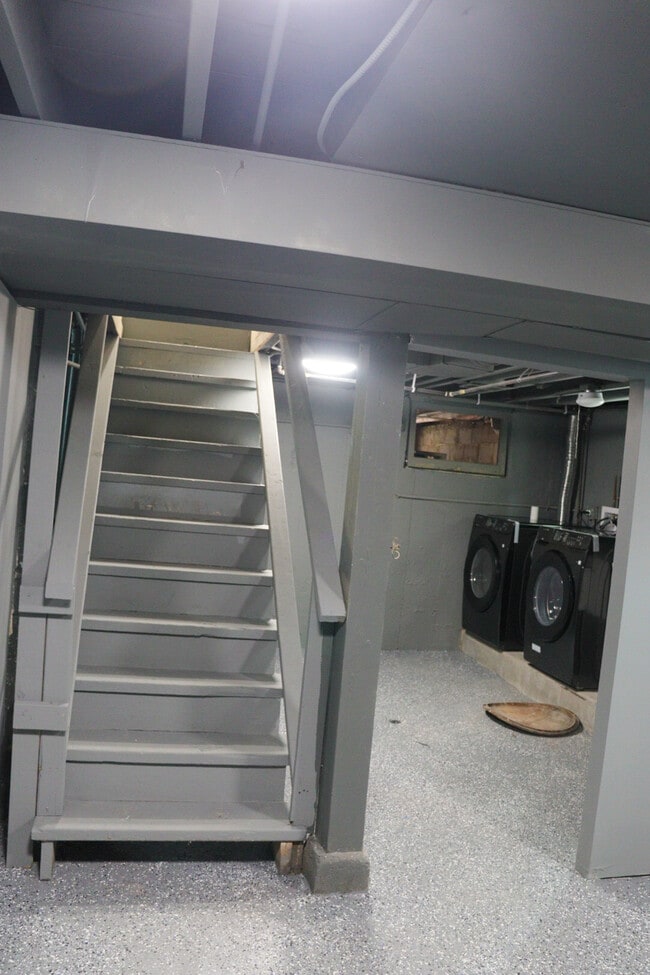 Building Photo - 12237 S May St