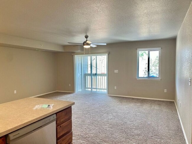 Building Photo - West Greeley Townhome with Garage! WATER/S...