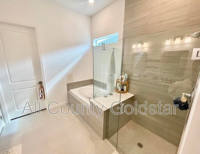 Building Photo - 29248 Coral Harbour Dr