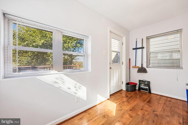 Building Photo - 4808 Fort Totten Dr NE