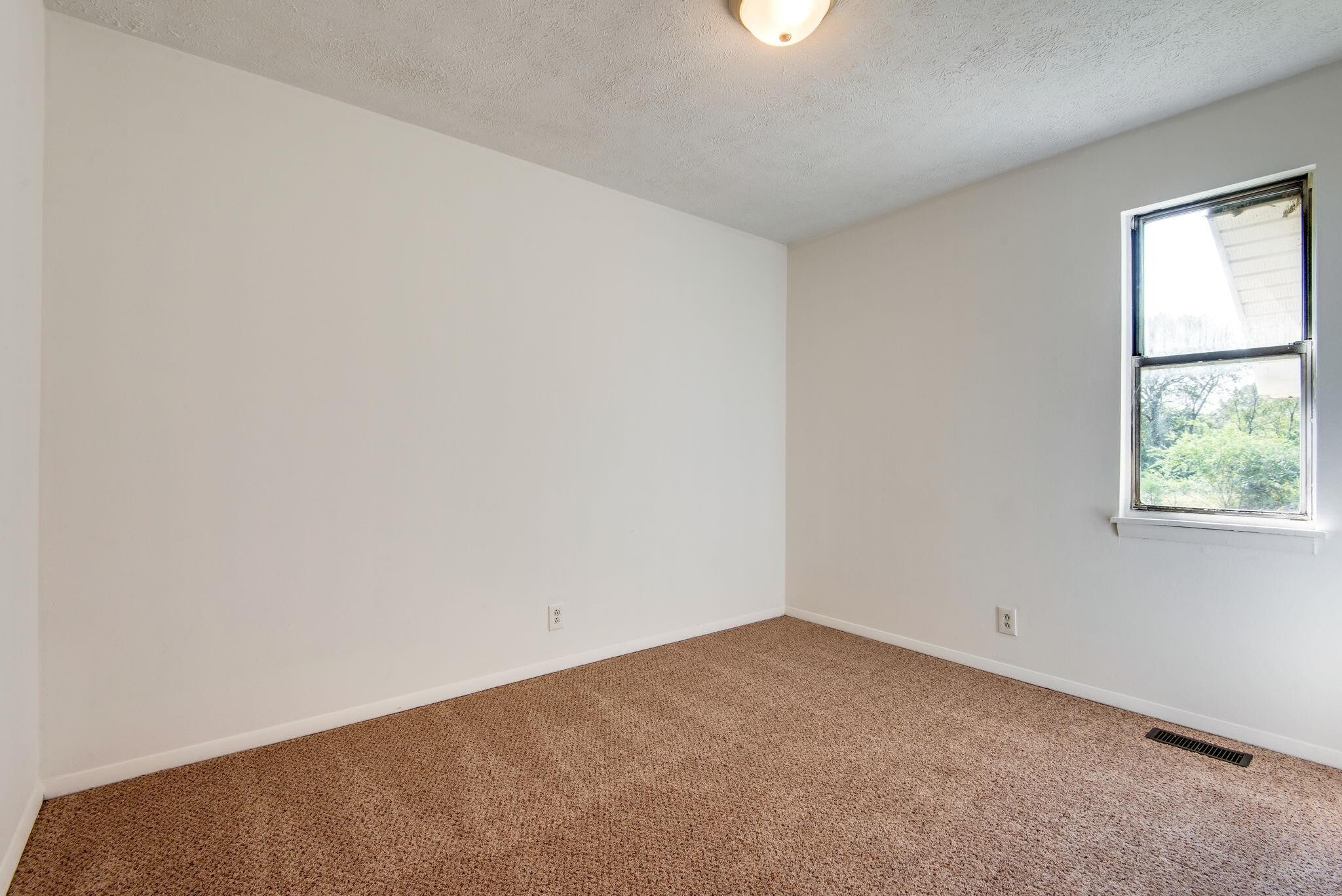 Building Photo - 836 Miller Estates Rd