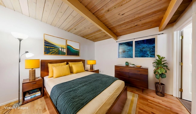 Building Photo - Available April 1 in Richmond Highlands