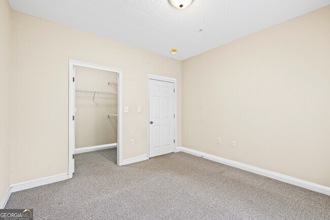 Building Photo - 4333 Dunwoody Park