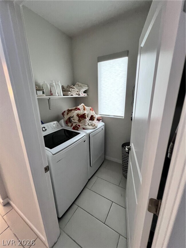 Building Photo - 6639 Wandering Palmer St