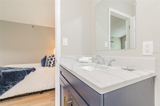 Building Photo - "Charming Studio Retreat in Tampa's Vibran...