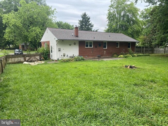 Building Photo - 802 Payton Dr