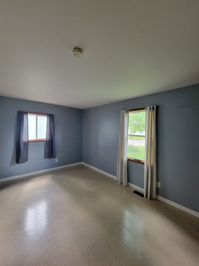 Building Photo - Charming 3-Bedroom Home: Serenity, Space, and Style Await!