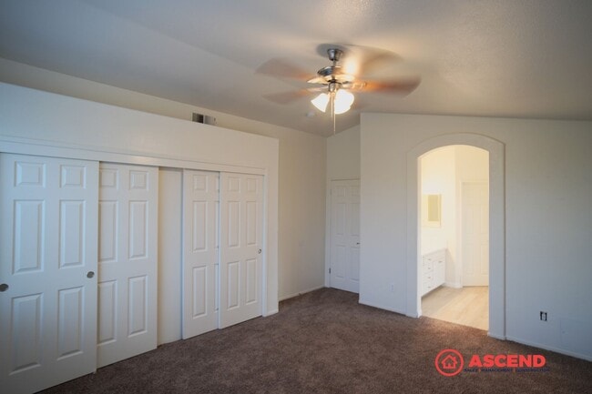 Building Photo - Move-in Ready 2 Story Home in Desirable Neighborhood!