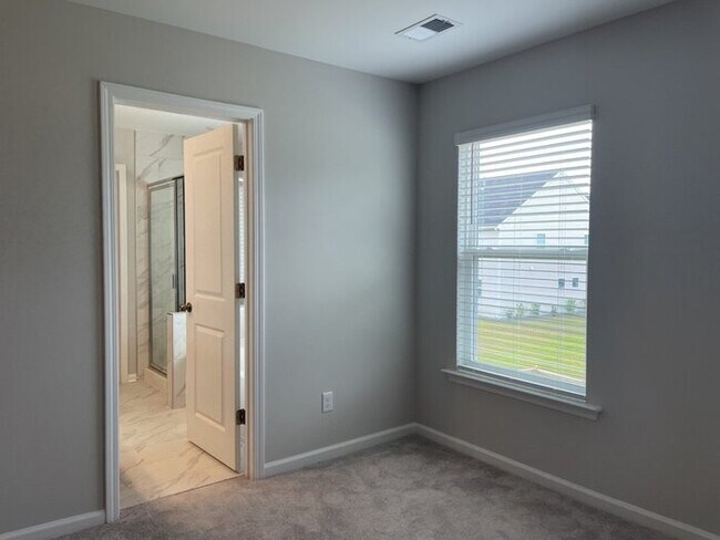 Building Photo - 2903 Siebold Dr