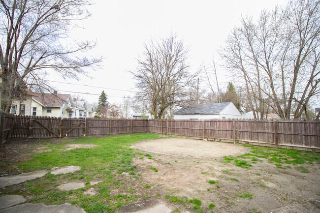 Building Photo - 2122 Airport Hwy