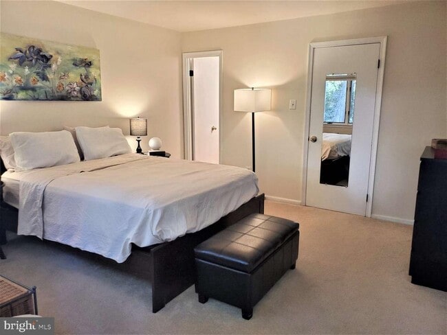 Building Photo - 8 Rex Ave