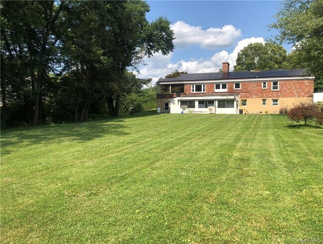 Building Photo - 5 Scott Dr