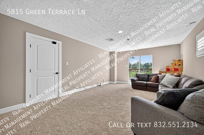 Building Photo - 5815 Green Terrace Ln