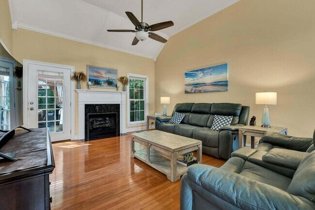 Building Photo - 1865 Weston Pl NW