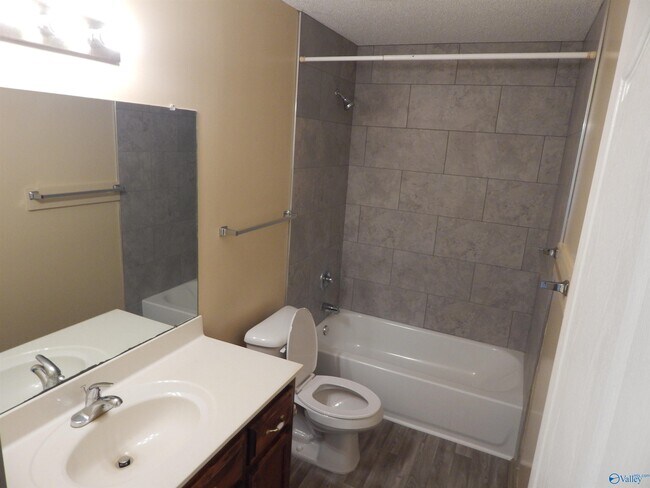 Building Photo - 28235 Shannon Dr