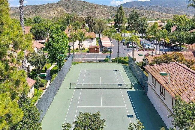 Building Photo - Villa Montevina 2 Bedroom Condo