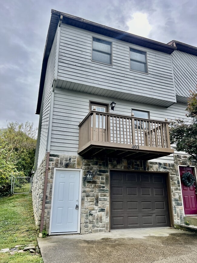 Building Photo - 403 Cedarstone Rd