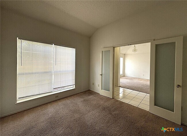 Building Photo - 607 Ottawa Dr