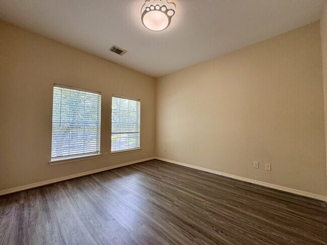 Building Photo - 3606 Paluxy Cir